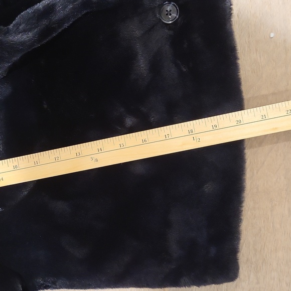 Faux fur crop coat - Picture 7 of 8